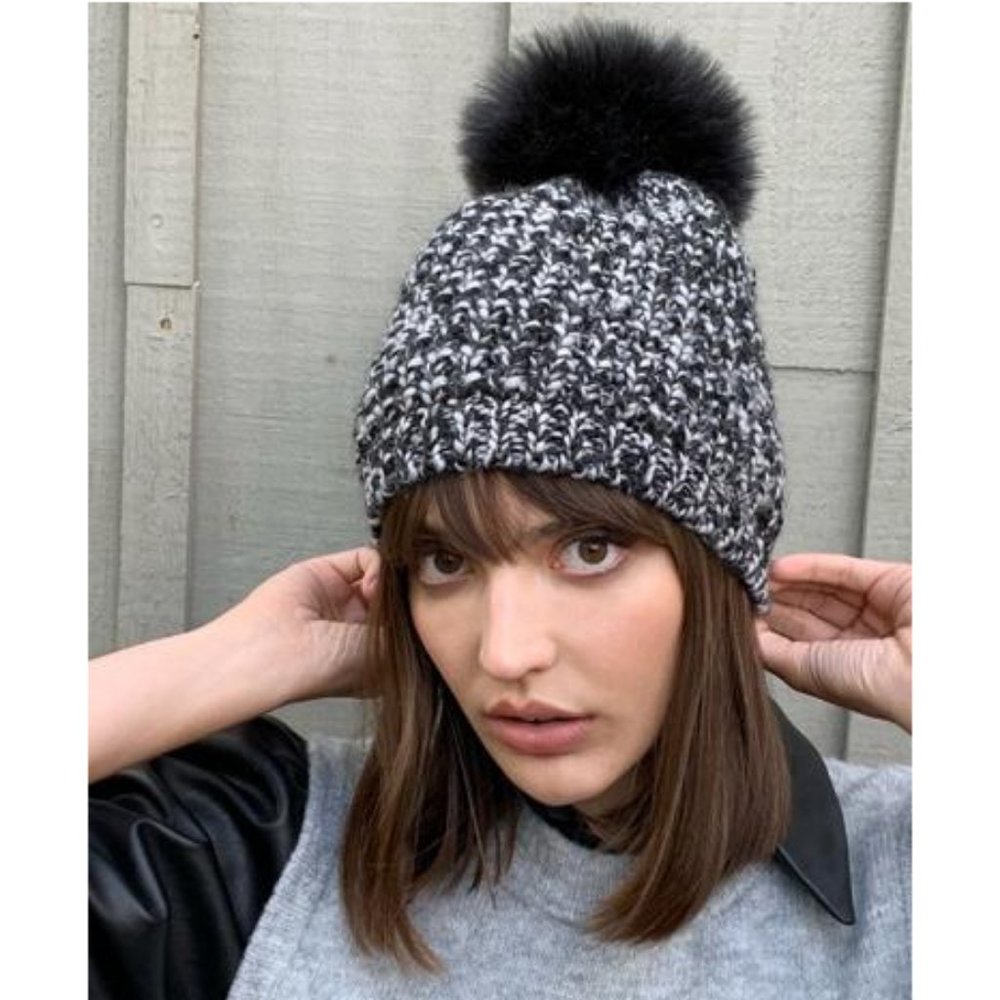 NWOT KYI KYI Classic Faux Fur Beanie
